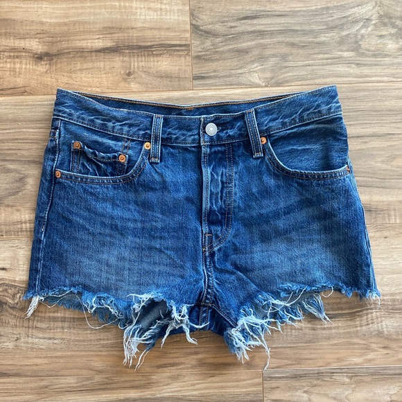 Levi’s 501 Dark wash Cut off Button Fly denim Jean Shorts - Picture 1 of 8